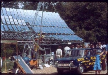 1979 Voiture à hydrogène (hydrogène fabriqué avec un concentrateur solaire) _Paleo_Energetique